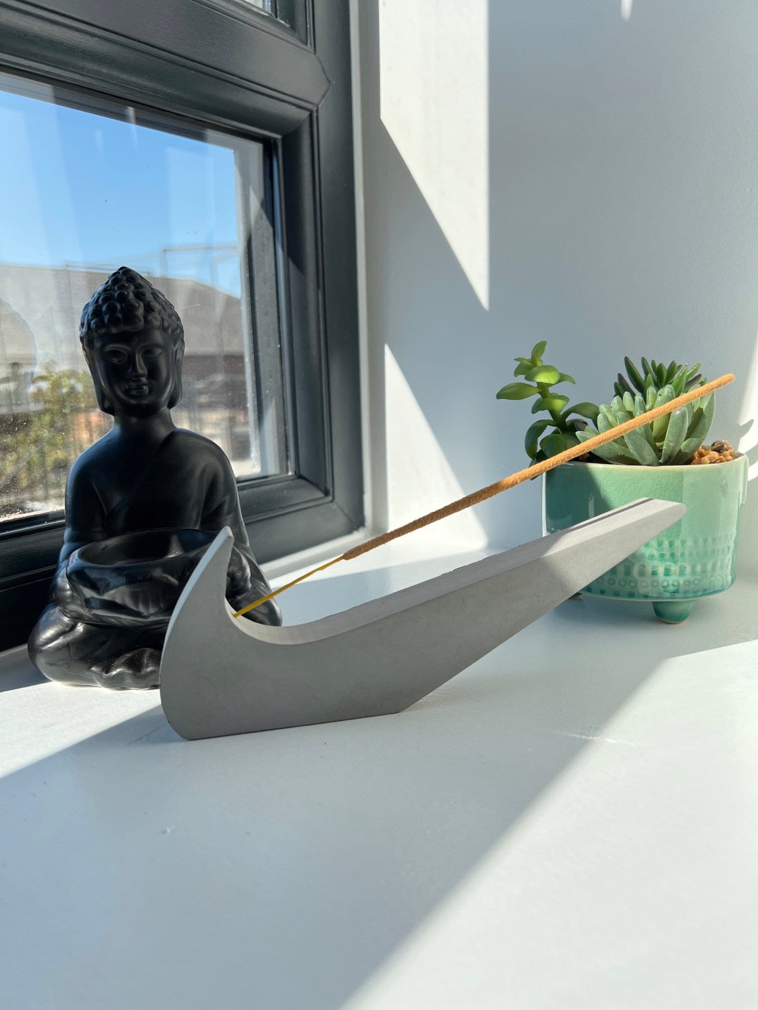 Swoosh Concrete Incense Holder: Modern Home Decor